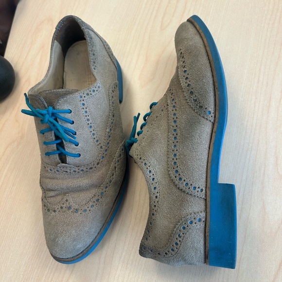 Cole Haan 8 GUC some wear Tan and Blue Oxford Shoes with Brogue Detailing - Picture 2 of 10